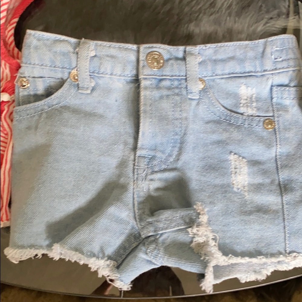 Short set - Picture 2 of 2